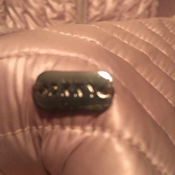 DKNY puffer vest. - Picture 2 of 4